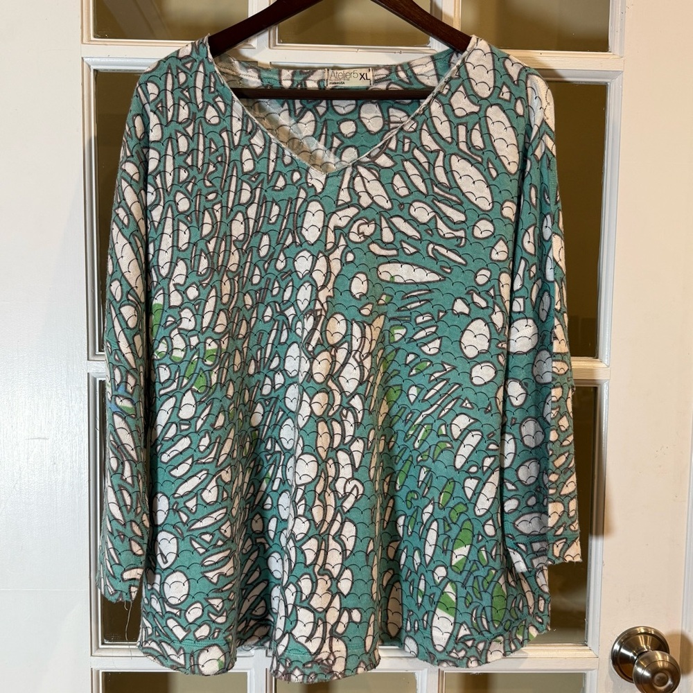 Atelier5 V Nexk Top Green and White Geo Retro Print Size XL Made in USA